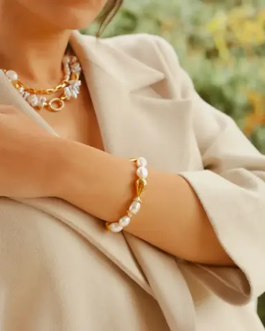 İnci Bileklik Dora model üzerinde, 925 ayar gümüş, 23.15 gr