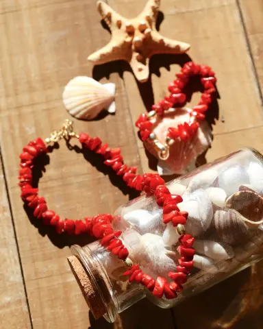 Kırmızı Mercan Gümüş Toplu Kolye model üzerinde, 925 ayar gümüş, 45 cm