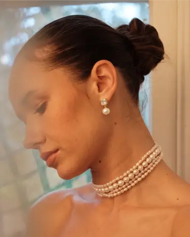 Amour Çoklu İnci Choker Kristal Taşlı Küpe Seti model üzerinde, 925 ayar gümüş, 35 cm